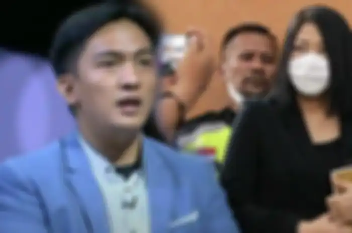 Adik Brigadir J, Bripda Mahareza Rizky Hutabarat dan istri Ferdy Sambo, Putri Candrawathi. Bripda Reza membeberkan kedekatan Putri Candrawathi dan Brigadir J hingga dipamerkan ke ibu Bhayangkari.