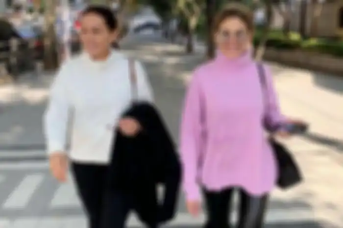 Fitri Salhuteru, sahabat Nikita Mirzani 