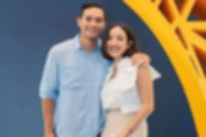 Artis Gisella Anastasia (kanan) mengungkapkan status hubungannya dengan Rino Soedarjo (kiri).