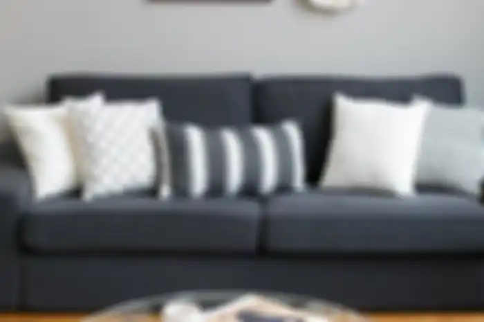 Ilustrasi sofa abu-abu gelap