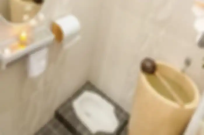 Desain kamar mandi kecil ini kian apik dengan trik begini. Wajah pemilik rumah subsidi berseri-seri. Tengok yuk 8 foto aplikasinya. 