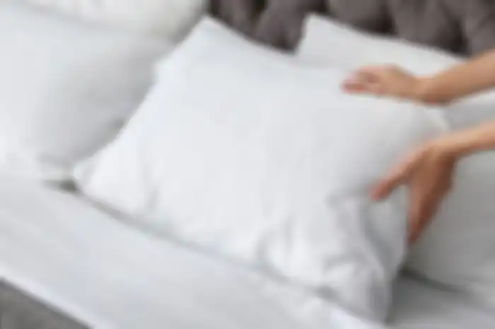 Tips hidup menghilangkan noda air liur di bantal
