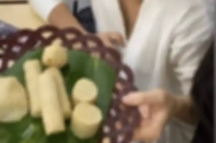 Gisel sengaja menutupi belahan dadanya di foto terkini. Status tersangka mantan istri Gading Marten dibahas lagi.  