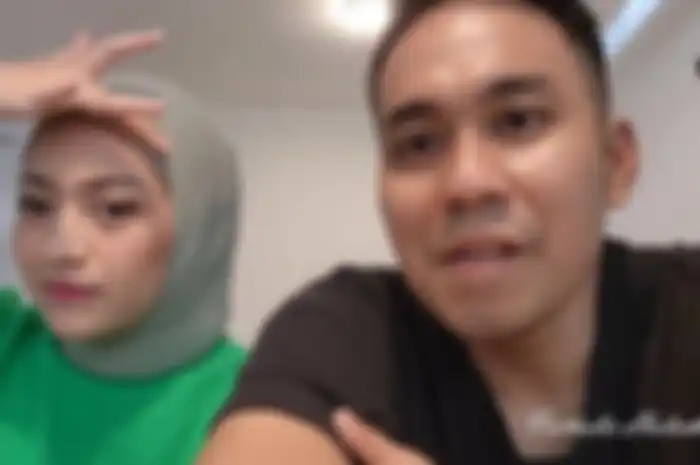 Nathalie Holscher dan sang mantan pacar. 