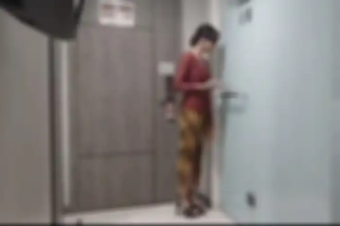 Sosok wanita kebaya merah diduga influencer, polisi lakukan pencocokan wajah