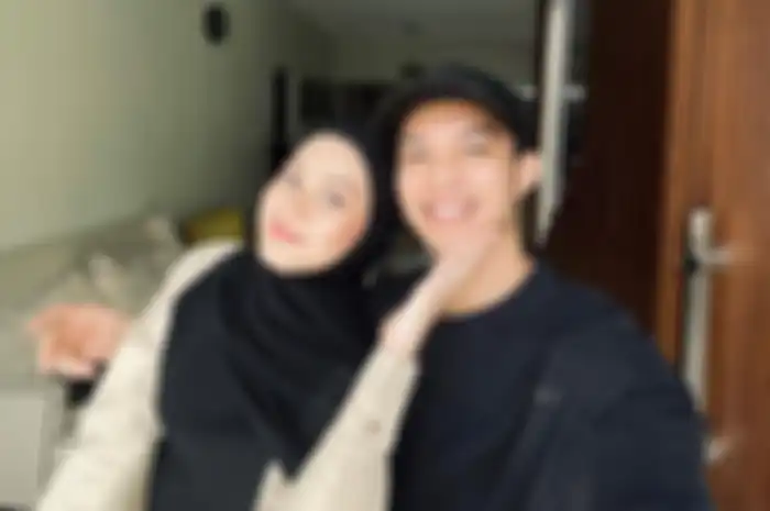 Dinda Hauw dan Rey Mbayang