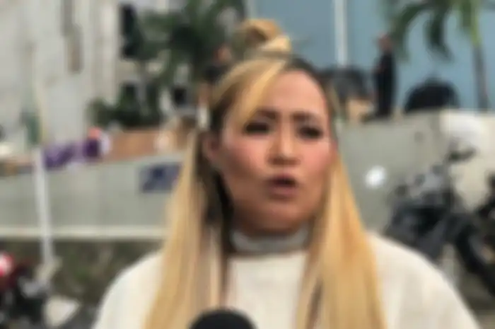 Pinkan Mambo ungkap sosok simpanannya yang merupakan artis inisial G. 
