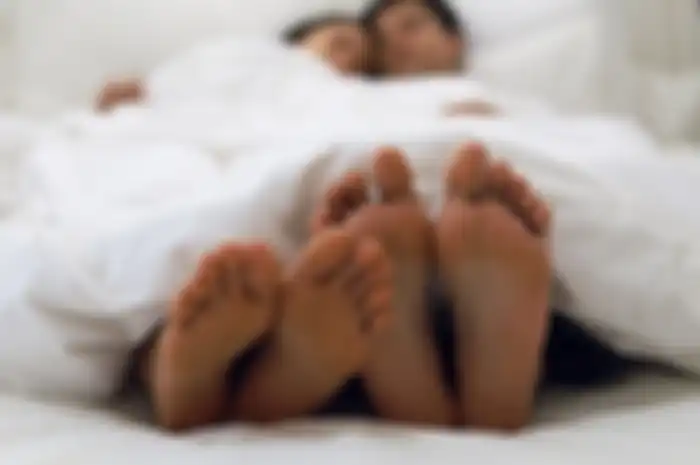 Cara membedakan orgasme palsu yang dilakukan wanita saat hubungan intim.