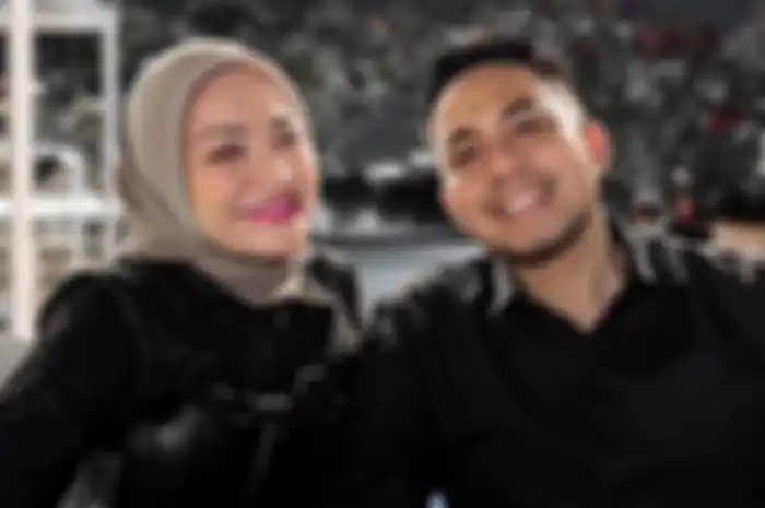 Nathalie Holscher dan Faris
