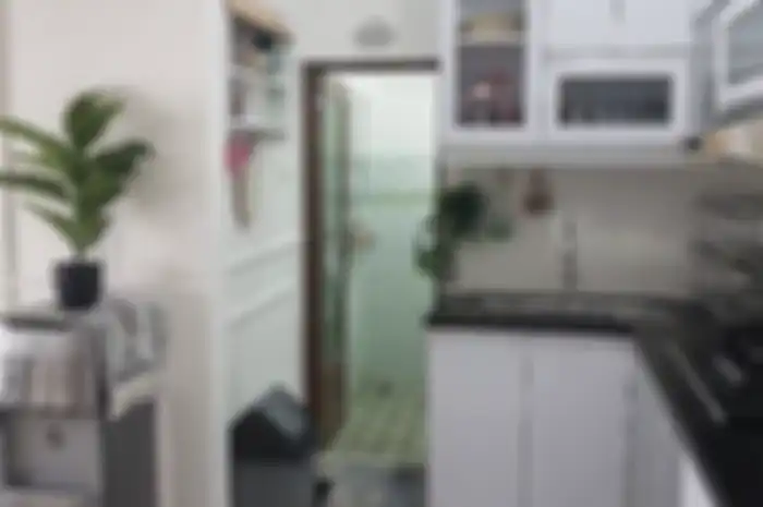 Tak perlu sampai dibongkar kok, dapur mungil dekat kamar mandi lancar bawa hoki pakai 5 tips feng shui.