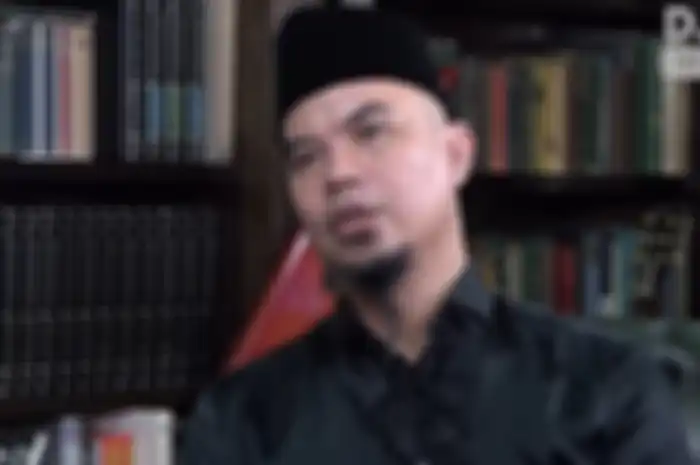 Ahmad Dhani karena lagu 'Bukan Cinta Manusia Biasa' nggak laku di industri musik.