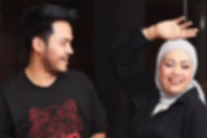 Elly Sugigi janji tak akan menikah lagi pasca diselingkuhi suaminya.