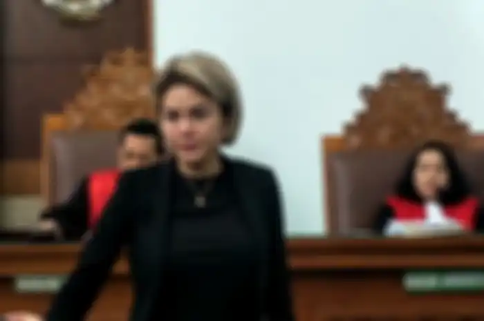 Nikita Mirzani saat menghadapi sidang  kasus dugaan penganiayaan terhadap Dipo Latief di PN Jakarta Selatan, Ampera, Senin (24/2/2020)