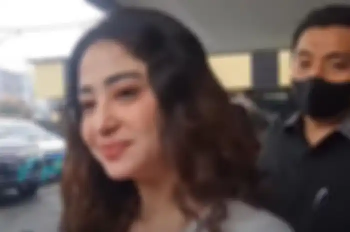 Dewi Perssik