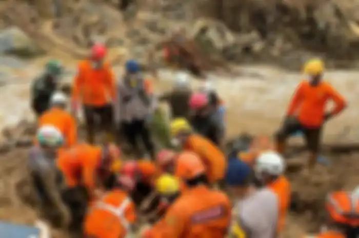 Ibu dan anak korban gempa Cianjur yang ditemukan berpelukan.