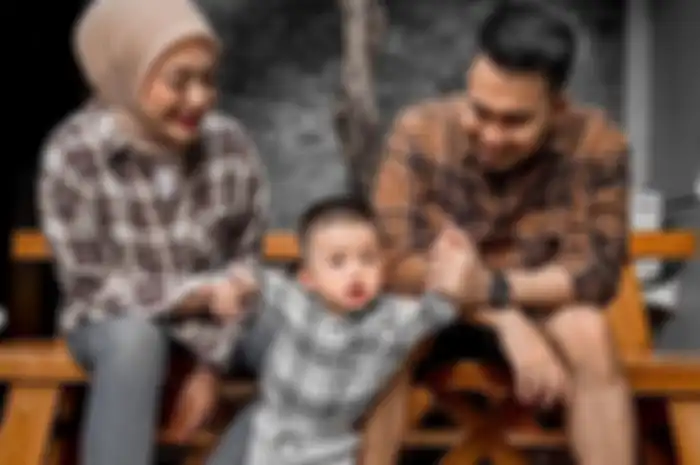Kian akrab, Adzam pun kini panggil Fariz 'Papa Sayang', Nathalie Holscher pun berikan reaksi begini.