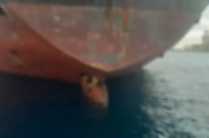 Tiga Penumpang Gelap Bertahan 11 Hari di Daun Kemudi Kapal Tanker dari Nigeria ke Spanyol