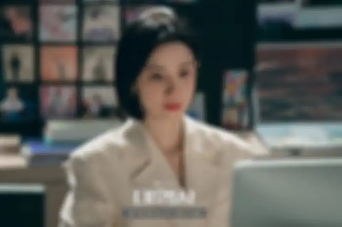  Lee Bo Young.