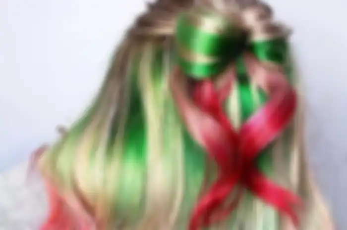tren warna rambut rayakan Natal 2022