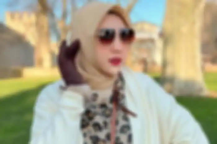 Tika Rosmala bagikan tips berpakaian wanita berhijab