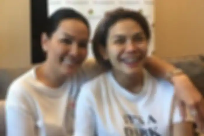 Nikita Mirzani dan Fitri Salhuteru