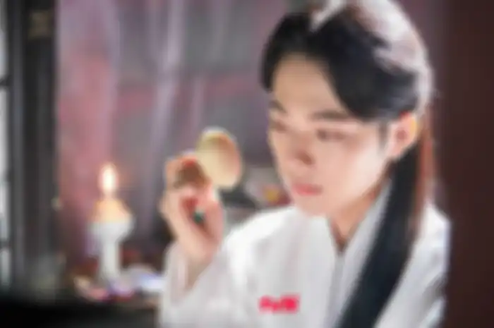 drama Korea Under the Queen’s Umbrella