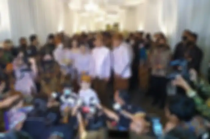 Jan Ethes dan Sedah Mirah jadi Jubir dadakan usai upacara Midodareni di Kediaman Erina Gudono