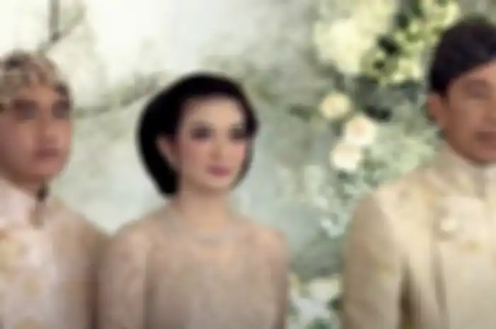 Selvi Ananda hadir di pernikahan adik iparnya, Kaesang Pangarep di Royal Ambarrukmo Hotel, Yogyakarta