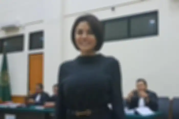 Nikita Mirzani menjalani sidang lanjutan kasus dugaan pencemaran nama baik di Pengadilan Negeri Serang, Banten, Senin (12/12/2022)