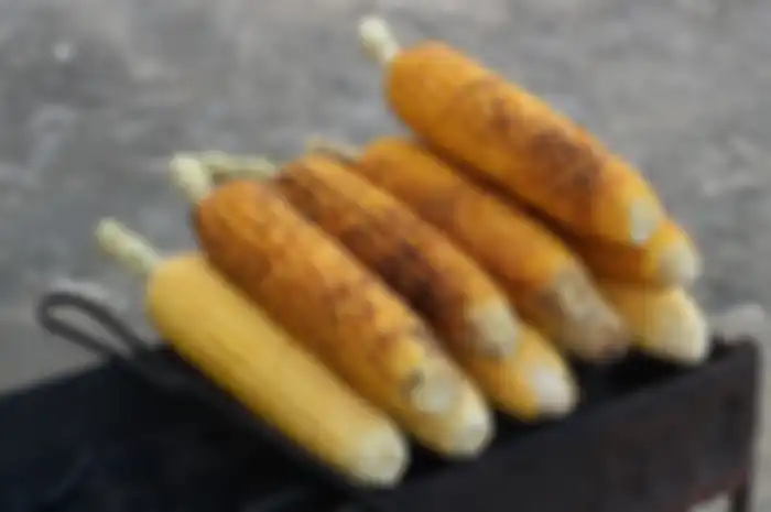 Jagung bakar jadi menu makanan tahun baru yang enak
