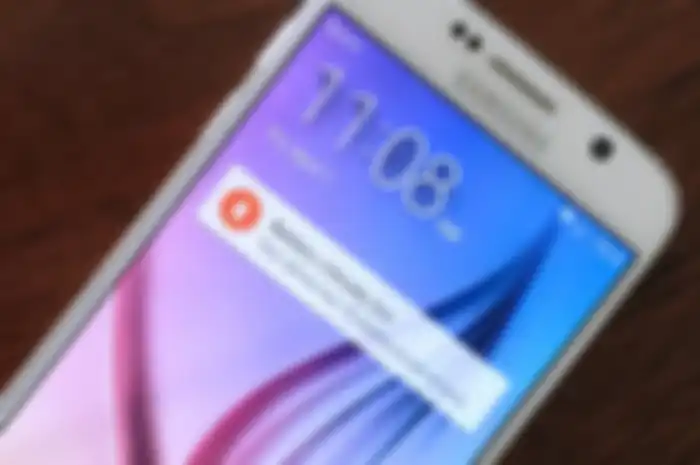 Ilustrasi notifikasi baterai boros di HP Samsung