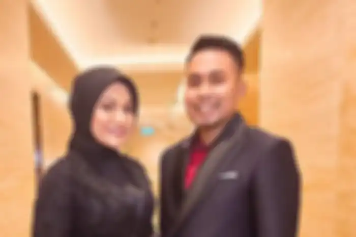 Nathalie Holscher dan Faris. Faris hadiri pesta ulang tahun Adzam Adriansyah Sutisna bersama keluarga besar. Tidak terlihat Sule.