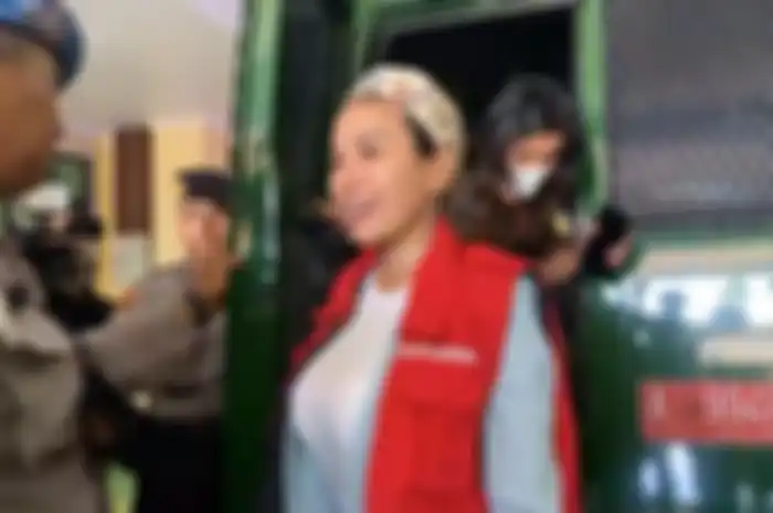Nikita Mirzani saat tiba di Pengadilan Negeri Serang, Banten, Kamis (15/12/2022).