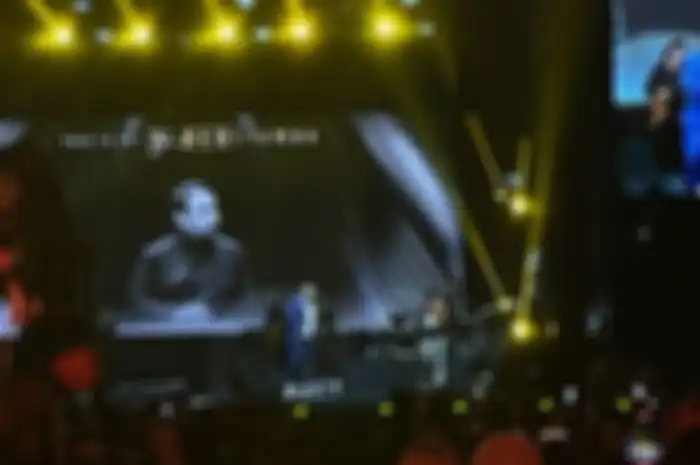 Penampilan spontan Dul Jaelani dalam konser Road to 30 Bebi Romeo