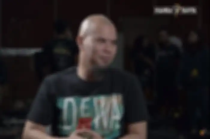 Personel Dewa 19, Ahmad Dhani sebut rahasia awet muda versi dirinya yakni lupa tua, sering ngakak, sampai seks yang teratur.
