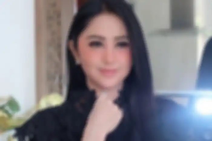 Dewi Perssik dituding berselingkuh dari aktor ini
