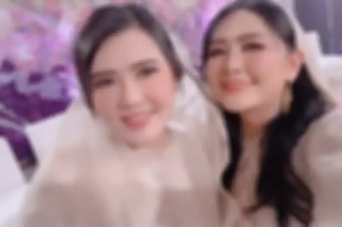 Via Vallen dan sosok adiknya, Mella Rossa