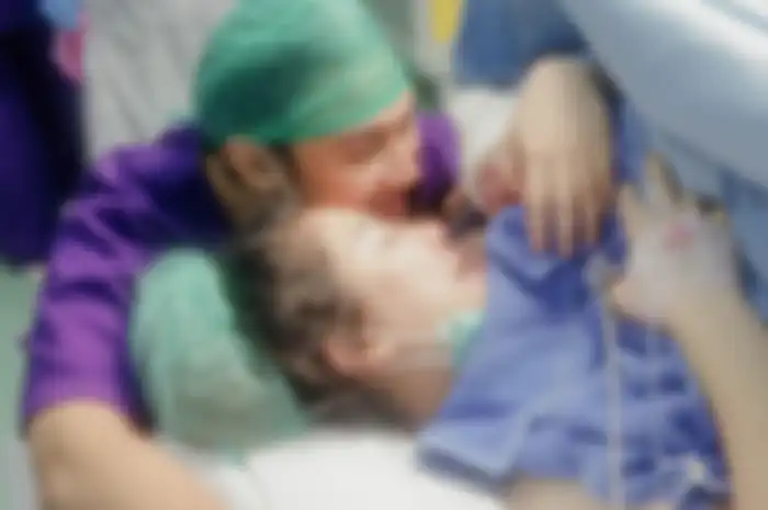 Kabar bahagia datang dari pasangan muda Caesar Hito dan Felicya Angelista yang baru saja menyambut kehadiran putri kedua mereka