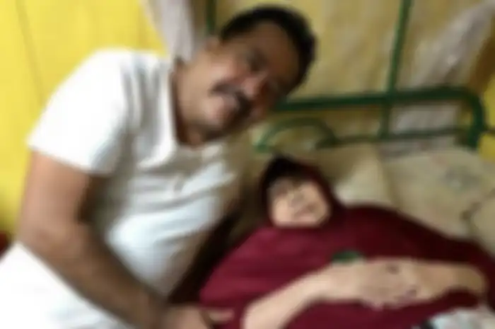Aminah Cednrakasih Mak Nyak Si Doel bersama Rano Karno.