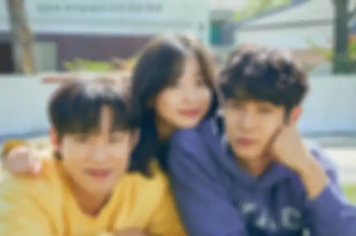 Poster drama Korea Our Beloved Summer