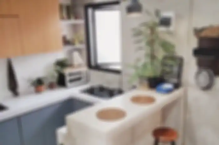 Banyak pemilik rumah minimalis yang belum tahu. Ini cara sepele agar dapur mungil selalu tampak rapi. Foto interiornya auto banjir likes.