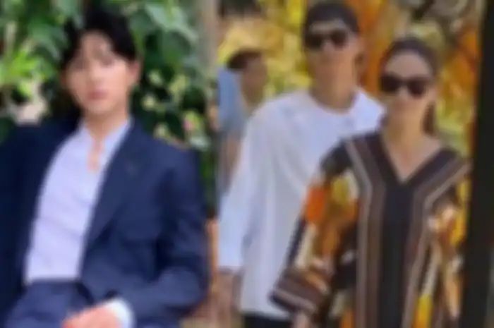 Song Joong Ki umumkan pernikahan dengan Katy Louise Sanders.