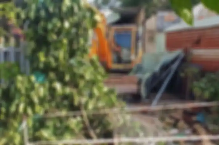 Pemuda robohkan rumah 2 tetangga.