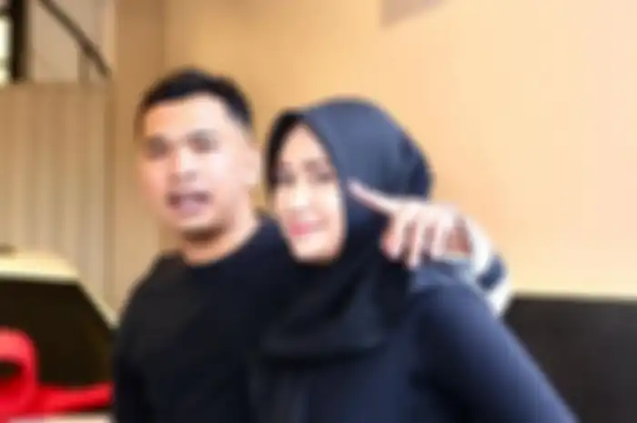 Putra Siregar dan Septia Yetri Opani. Septia Yetri gugat cerai Putra Siregara.
