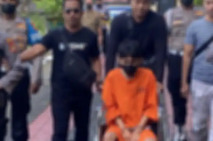 Pelaku pembunuhan pekerja seks komersial (PSK) di Bali, berinisial RAPB (26)