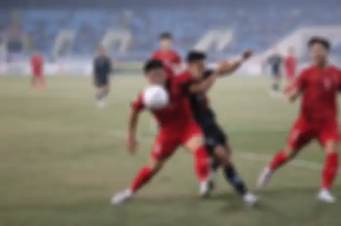 Suasana pertandingan antara timnas Indonesia versus Vietnam pada laga leg kedua babak semifinal Piala AFF 2022, di Stadion My Dinh, Hanoi, Vietnam pada Senin (9/1/2023)