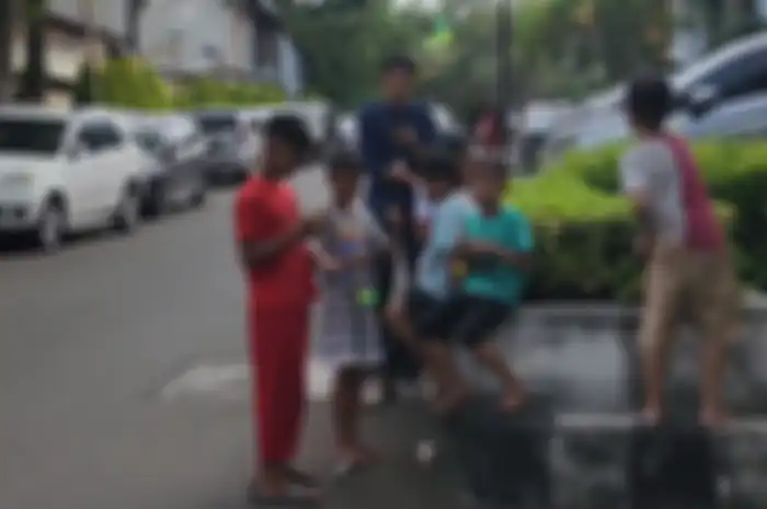 Pro Cons Permainan Lato-Lato Menurut Psikolog, Healing Tapi Bising!