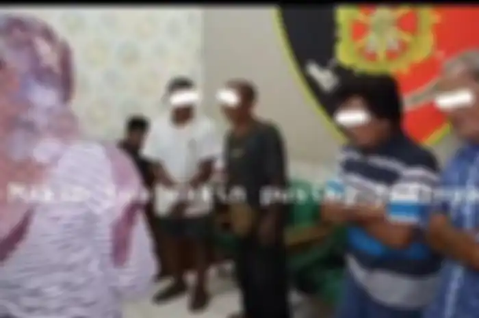 Empat kakek perkosa bocah 12 tahun hingga hamil.