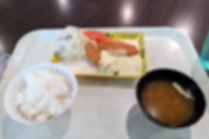 Menu Fried White Fish with Vegetable Sauce di Kantin Otona no Gakushoku Y’s Lunch.