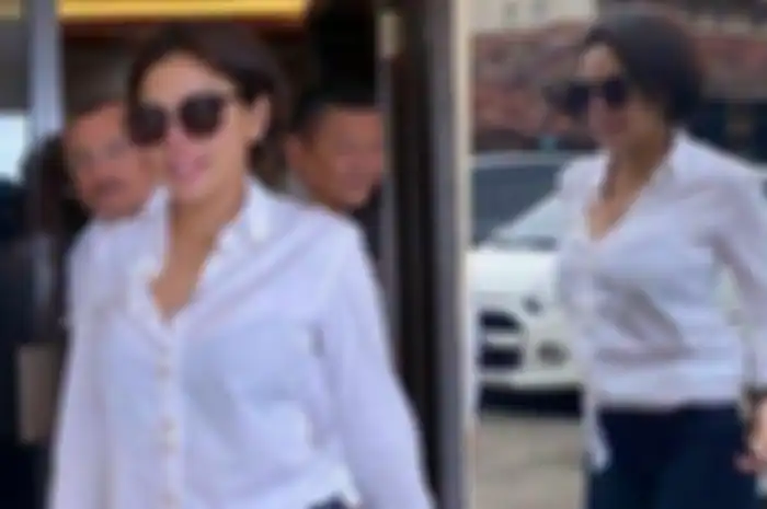  Artis Nikita Mirzani kembali bagi-bagi uang dengan nilai cukup fantastis. 